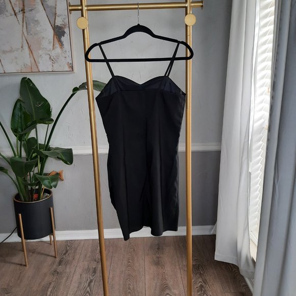 CRYSTAL DOLLS Women's Black Mini Cocktail Body Con Dress NWOT - Picture 5 of 7